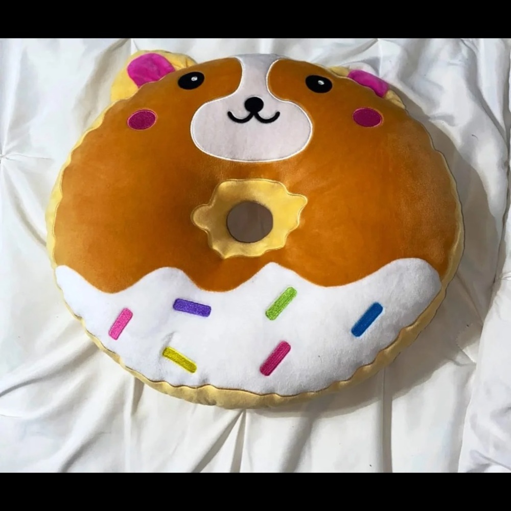Stuffed animal / doughnut pillow